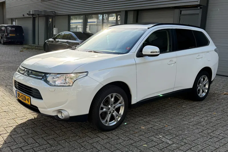 Mitsubishi Outlander (2012)