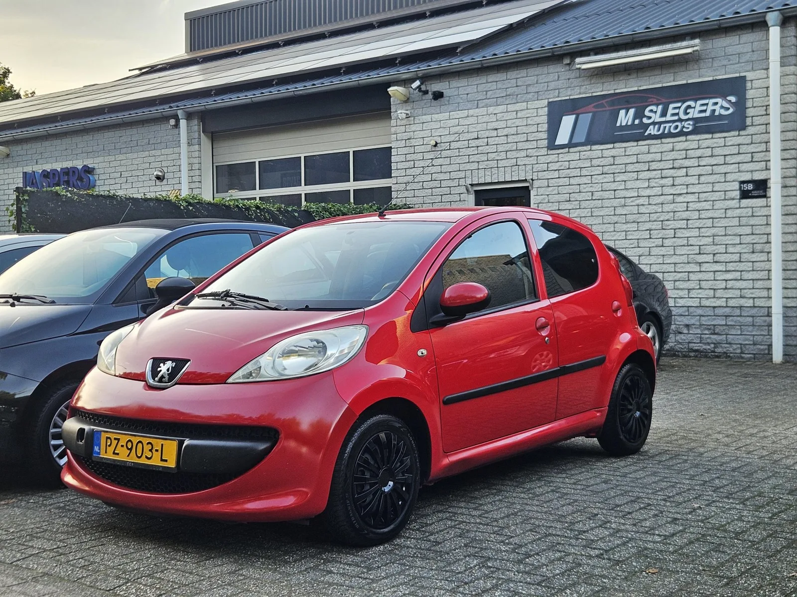 Peugeot 107 (2008) — foto 1