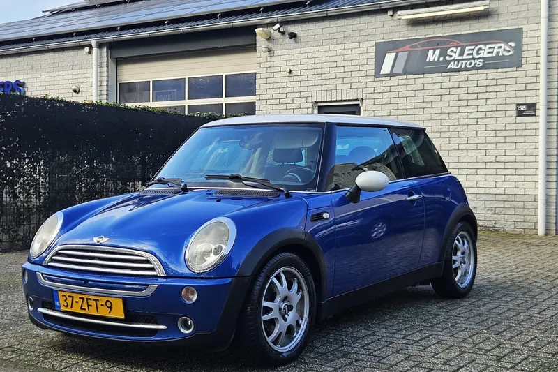 MINI Cooper (2006)