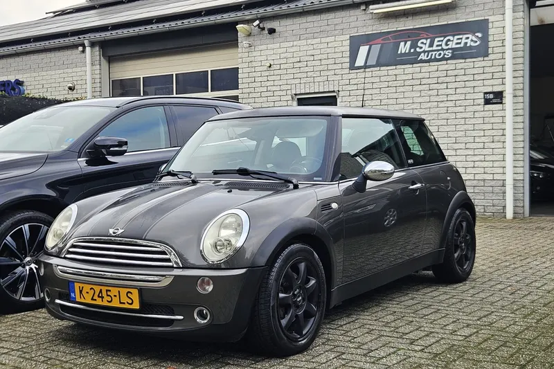 MINI Cooper (2006)