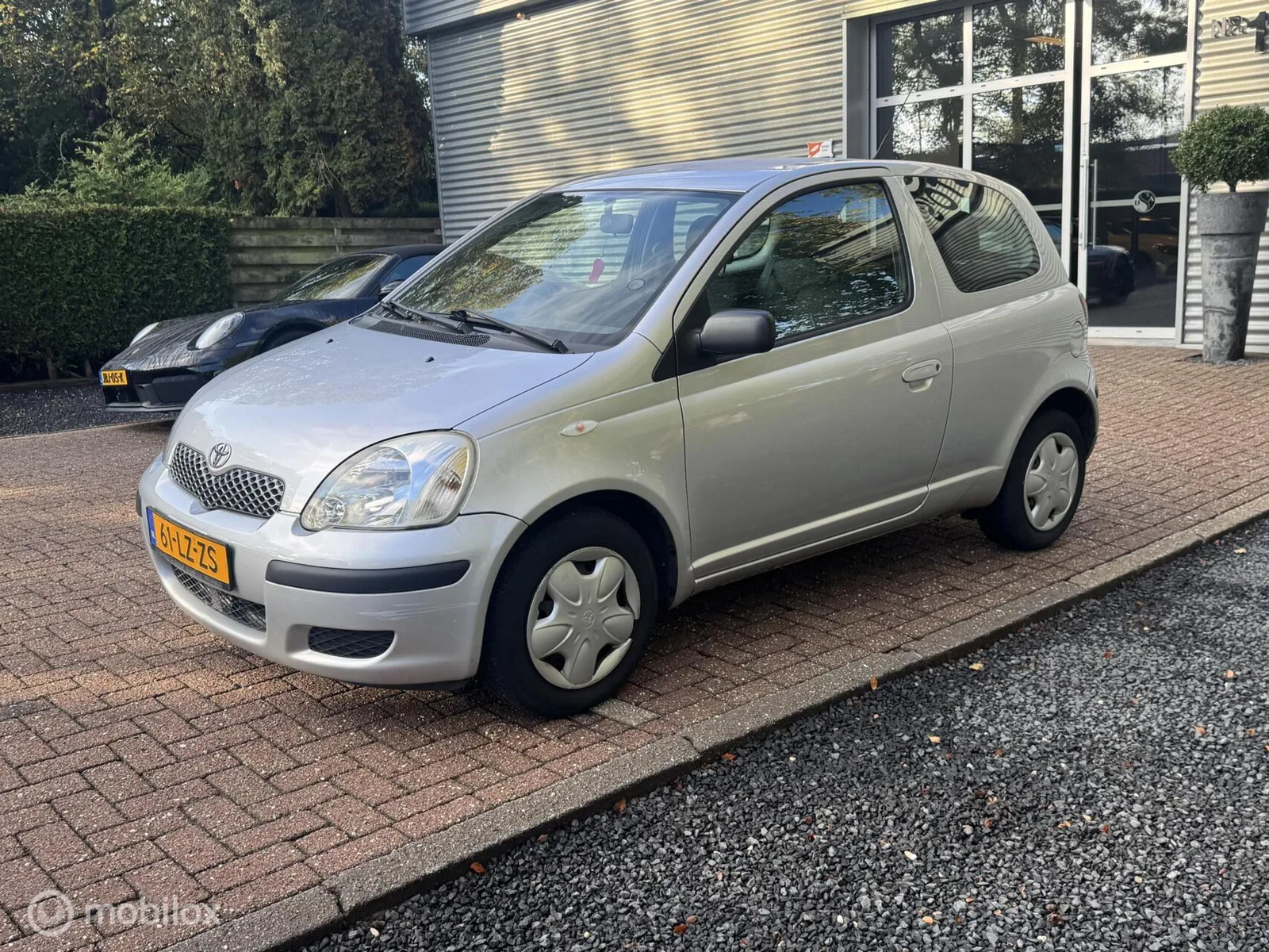Toyota Yaris (2003) — foto 1