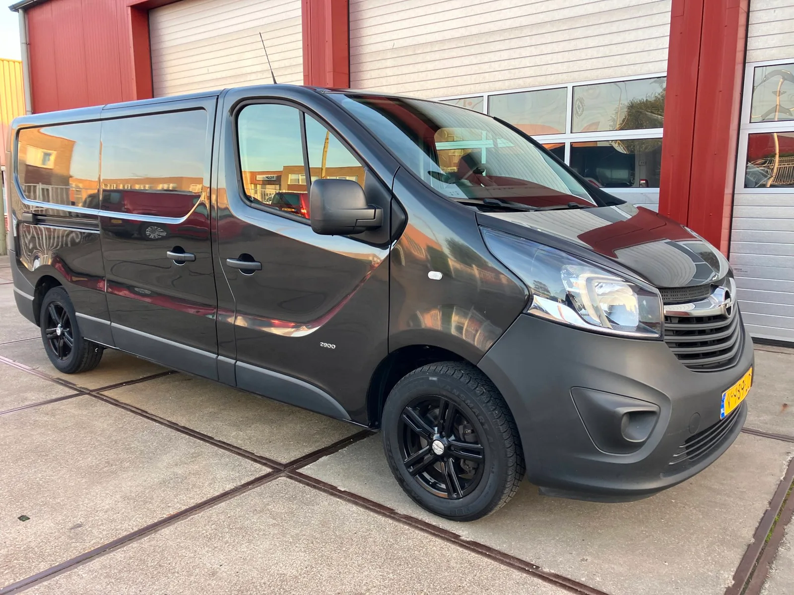 Opel Vivaro (2017) — foto 1