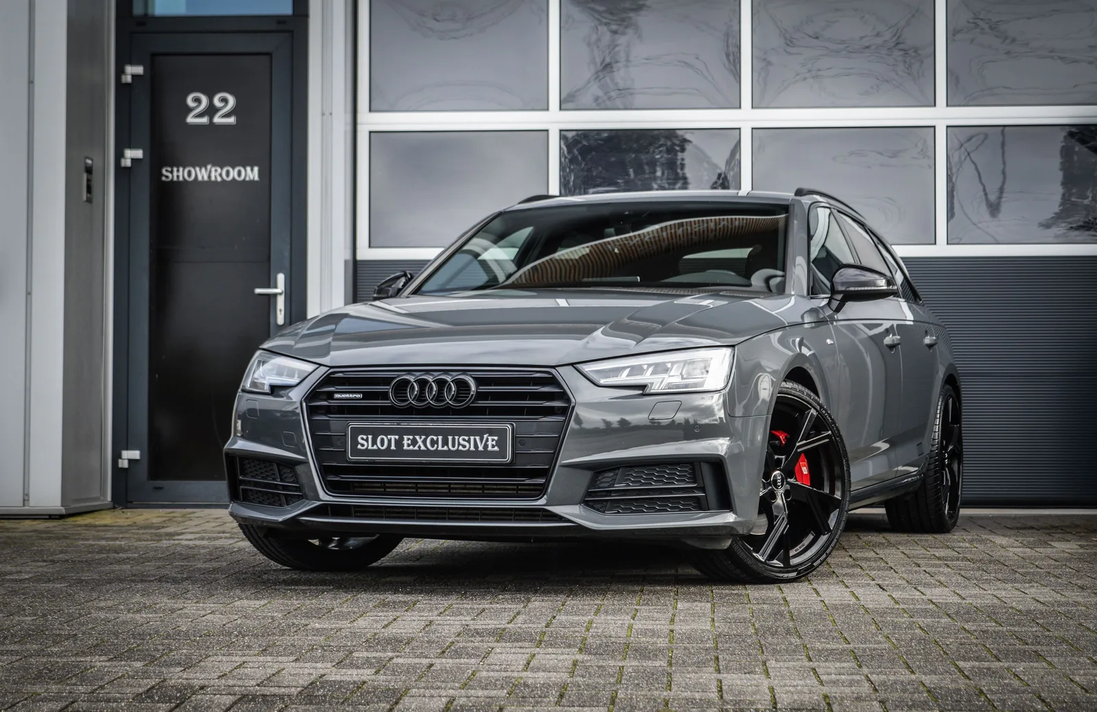 Audi A4 (2018) — foto 1