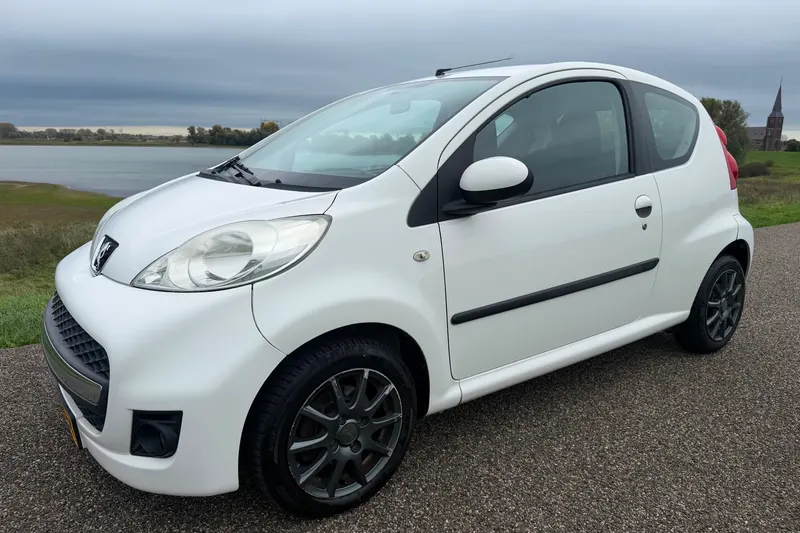 Peugeot 107 (2009)