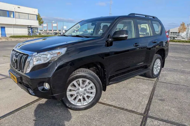 Toyota Land Cruiser (2017)