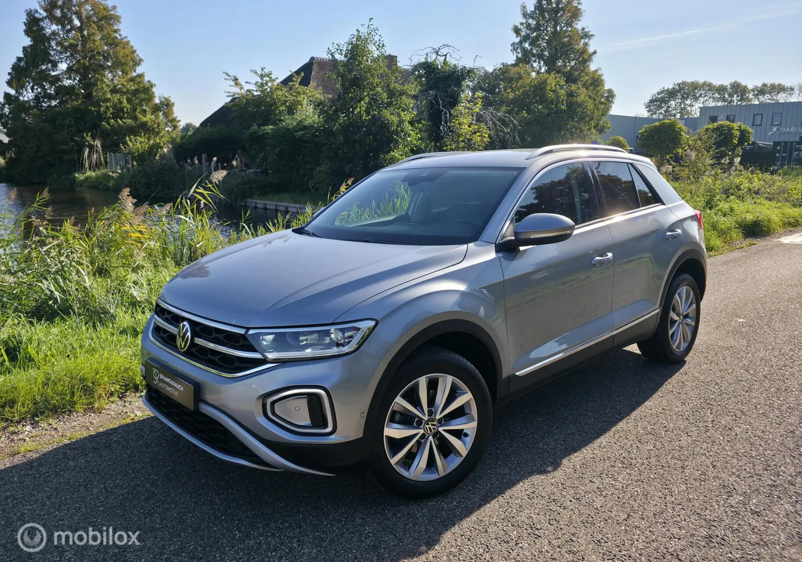 Volkswagen T-Roc (2022) — foto 1