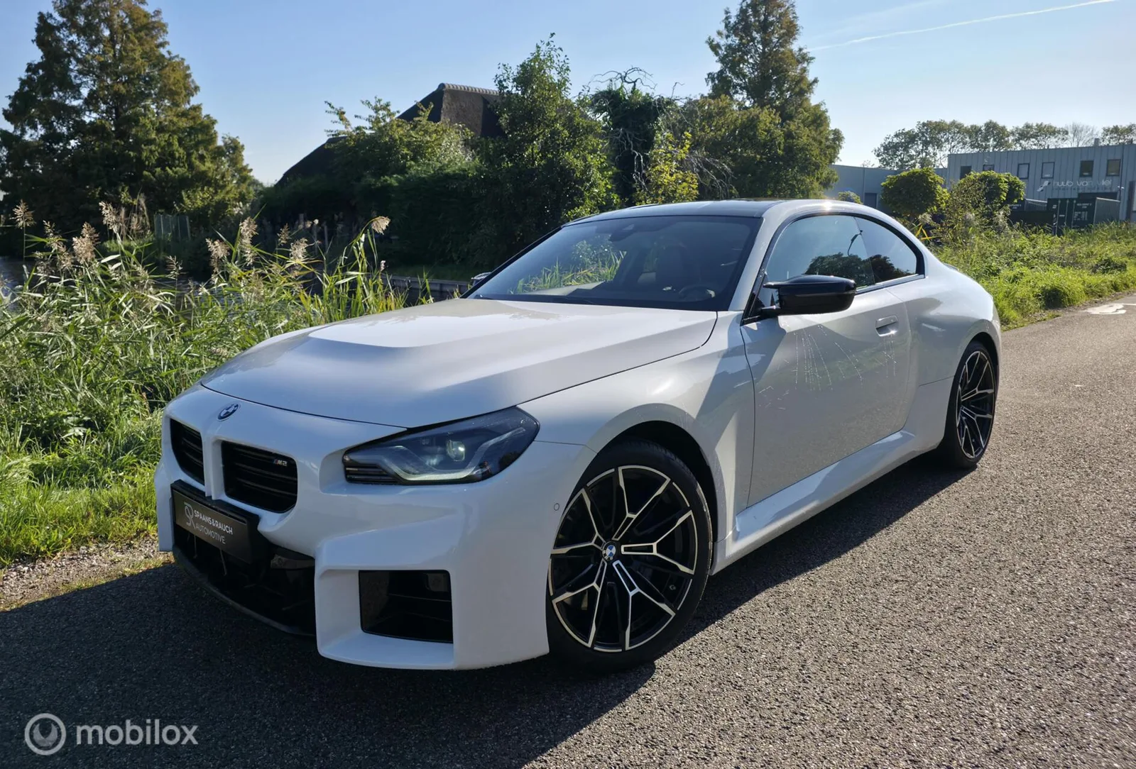 BMW M2 (2024) — foto 1