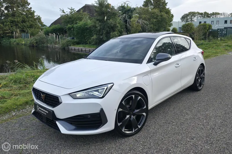 CUPRA Leon (2023)