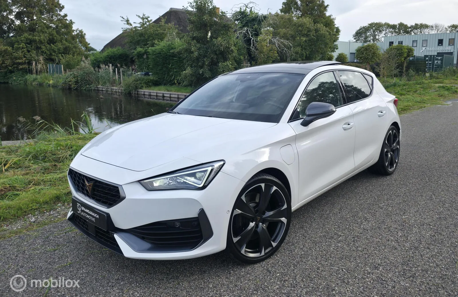 CUPRA Leon (2023) — foto 1