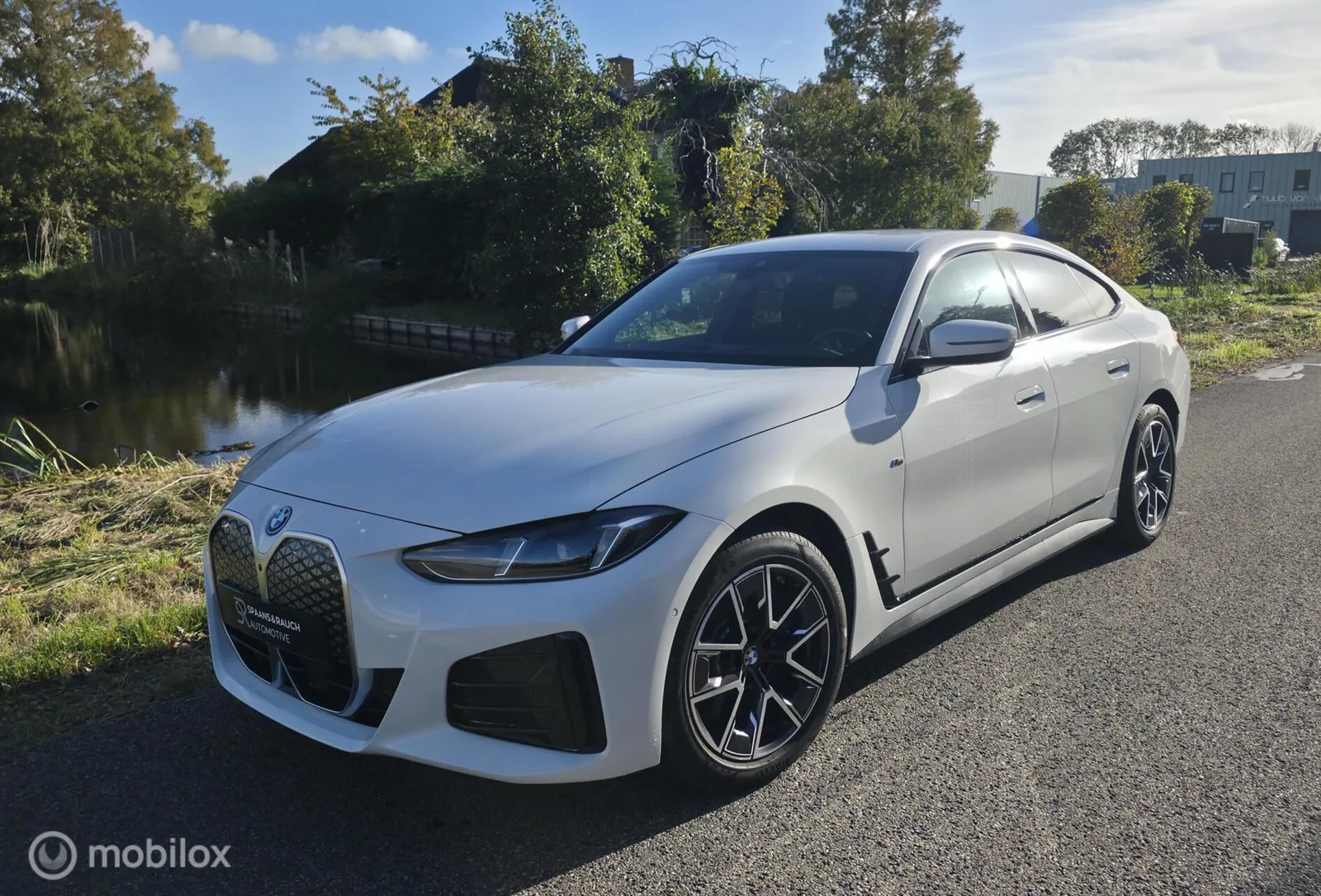 BMW i4 (2024) — foto 1