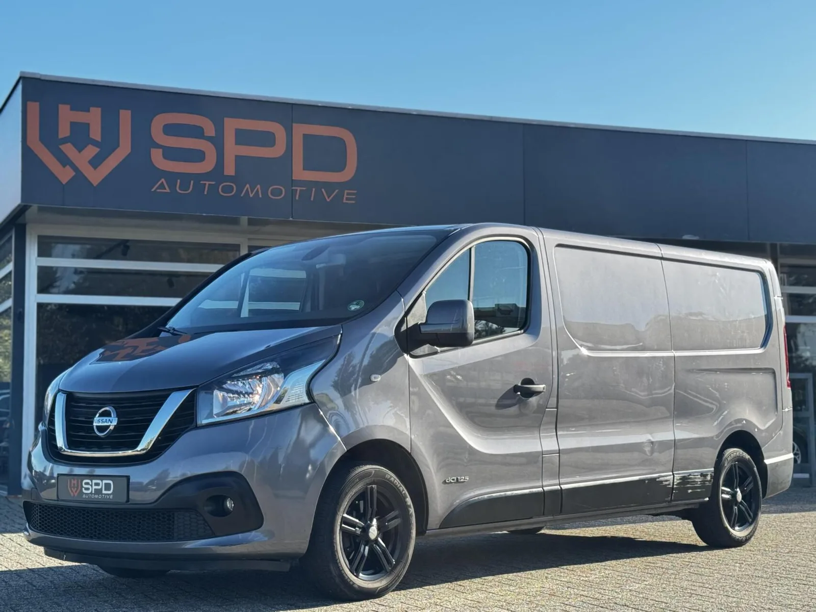 Nissan NV300 (2017) — foto 1