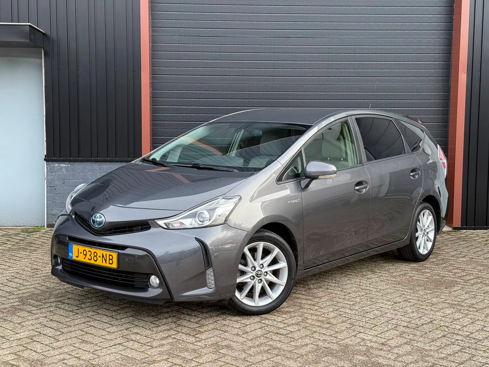 Toyota Prius (2016) — foto 1