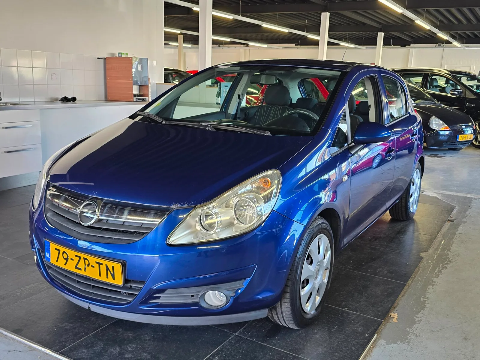 Opel Corsa (2008) — foto 1
