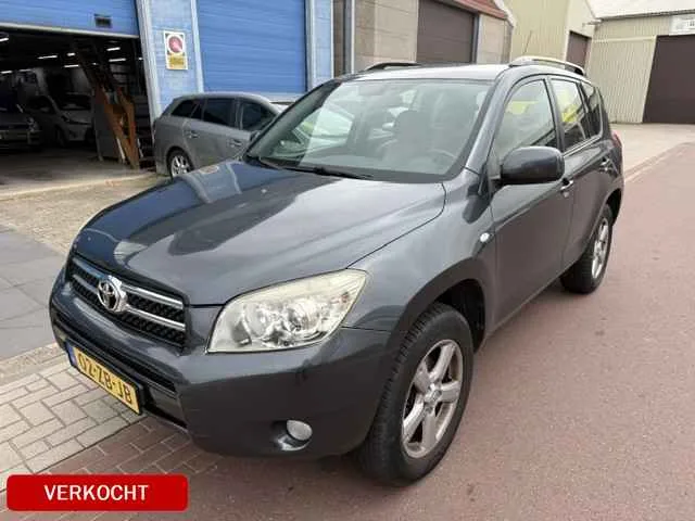 Toyota RAV4 (2008) — foto 1