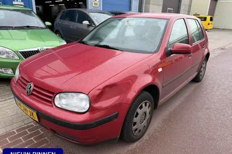 Volkswagen Golf (2002)