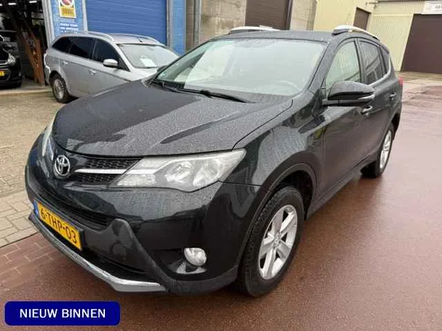 Toyota RAV4 (2014) — foto 1