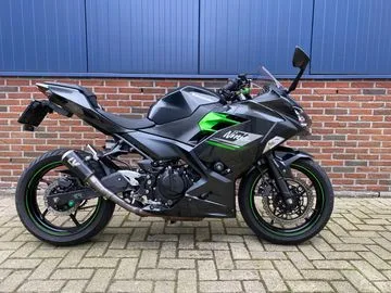 Kawasaki Ninja 400 (2023) — foto 1