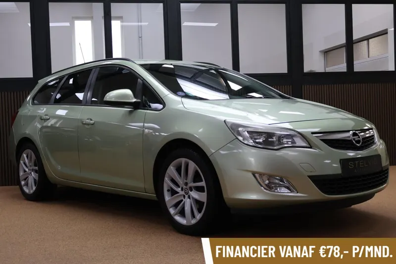Opel Astra (2011)