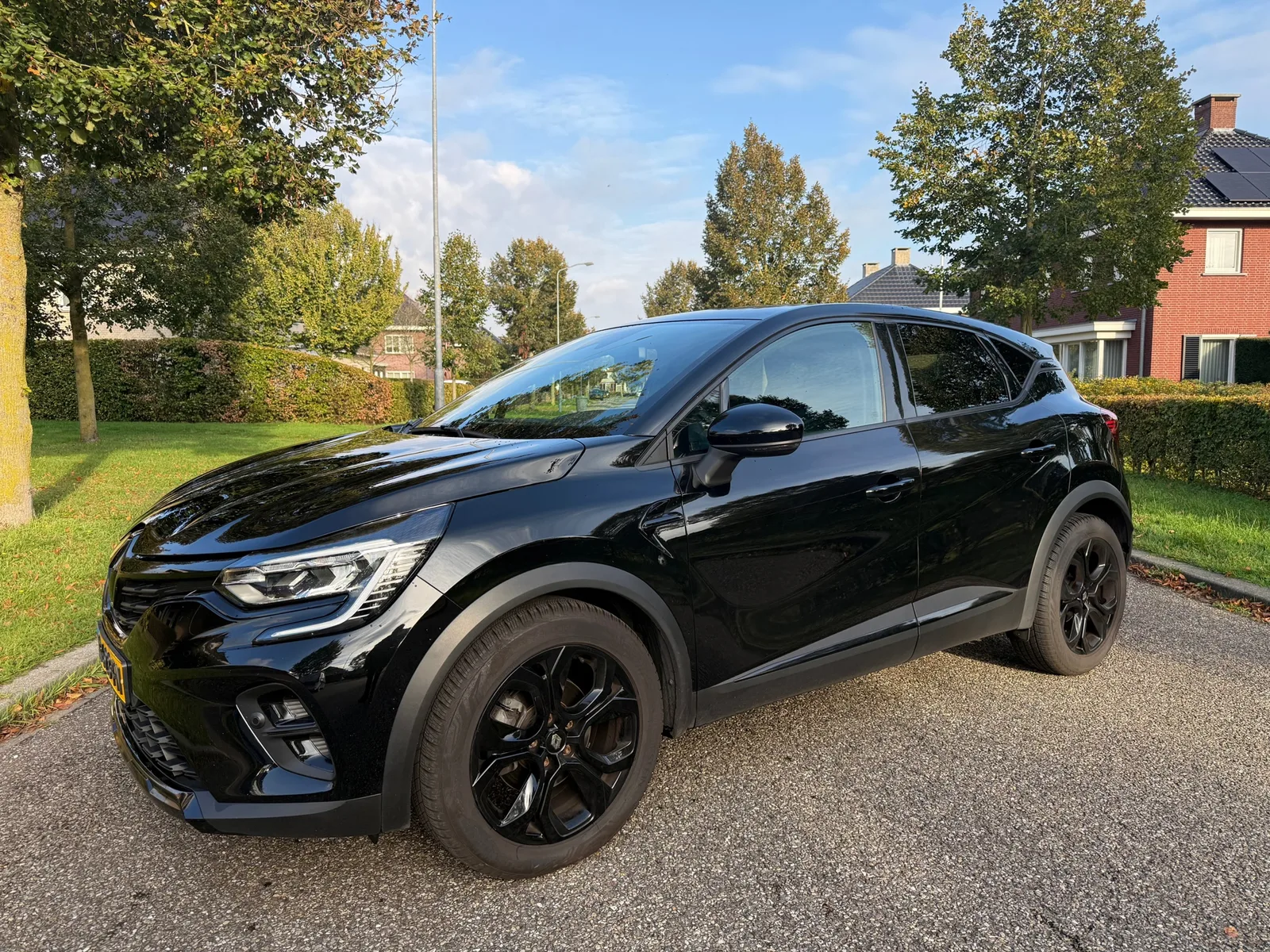 Renault Captur (2022) — foto 1