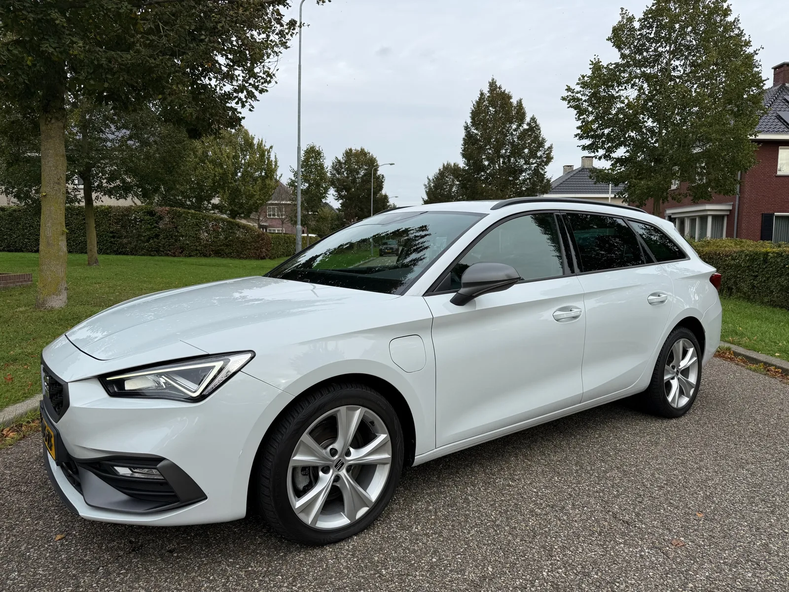 SEAT Leon Sportstourer (2021) — foto 1