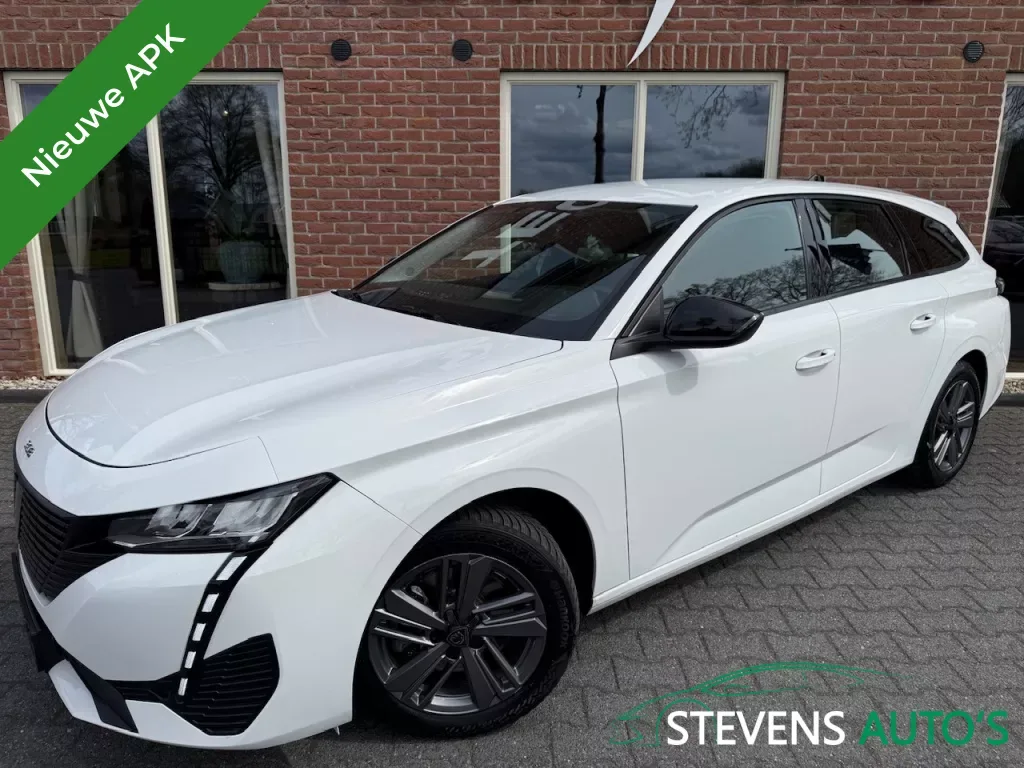 Peugeot 308 (2022) — foto 1