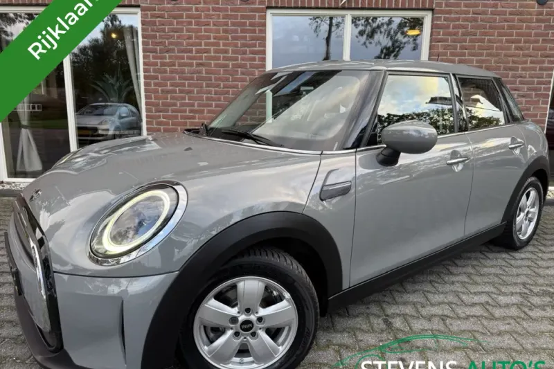MINI One (2021)