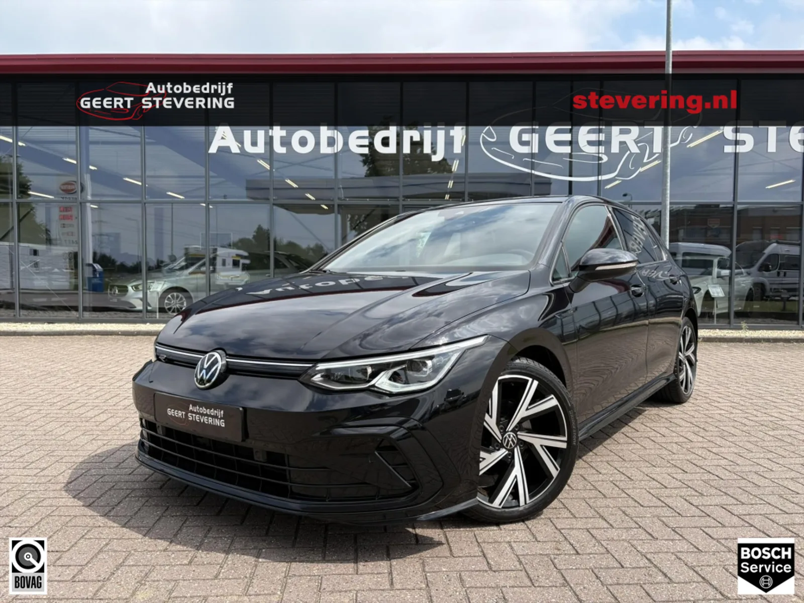 Volkswagen Golf (2020) — foto 1
