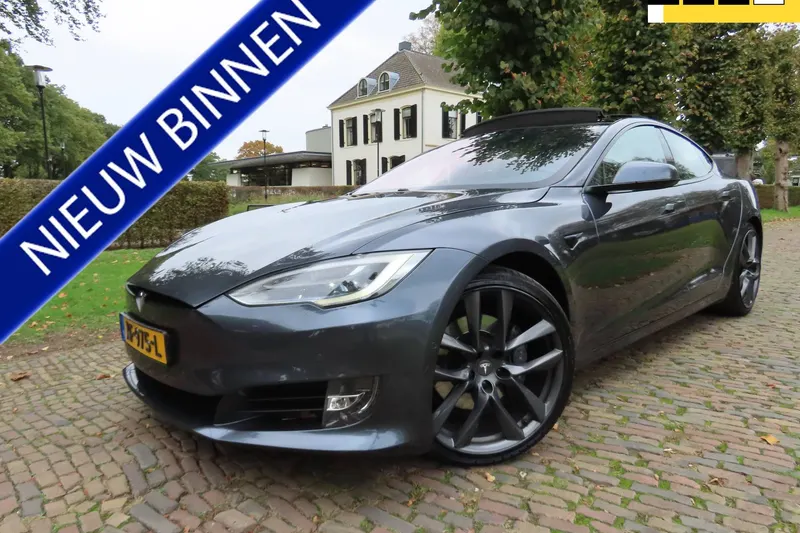 Tesla Model S (2018)