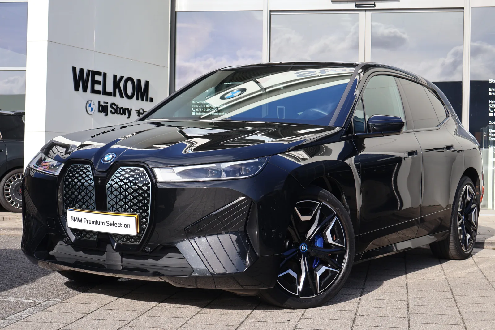 BMW iX (2022) — foto 1