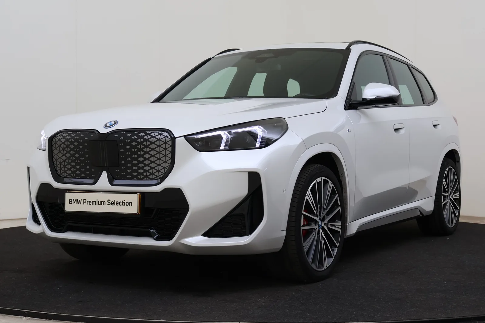 BMW iX1 (2025) — foto 1