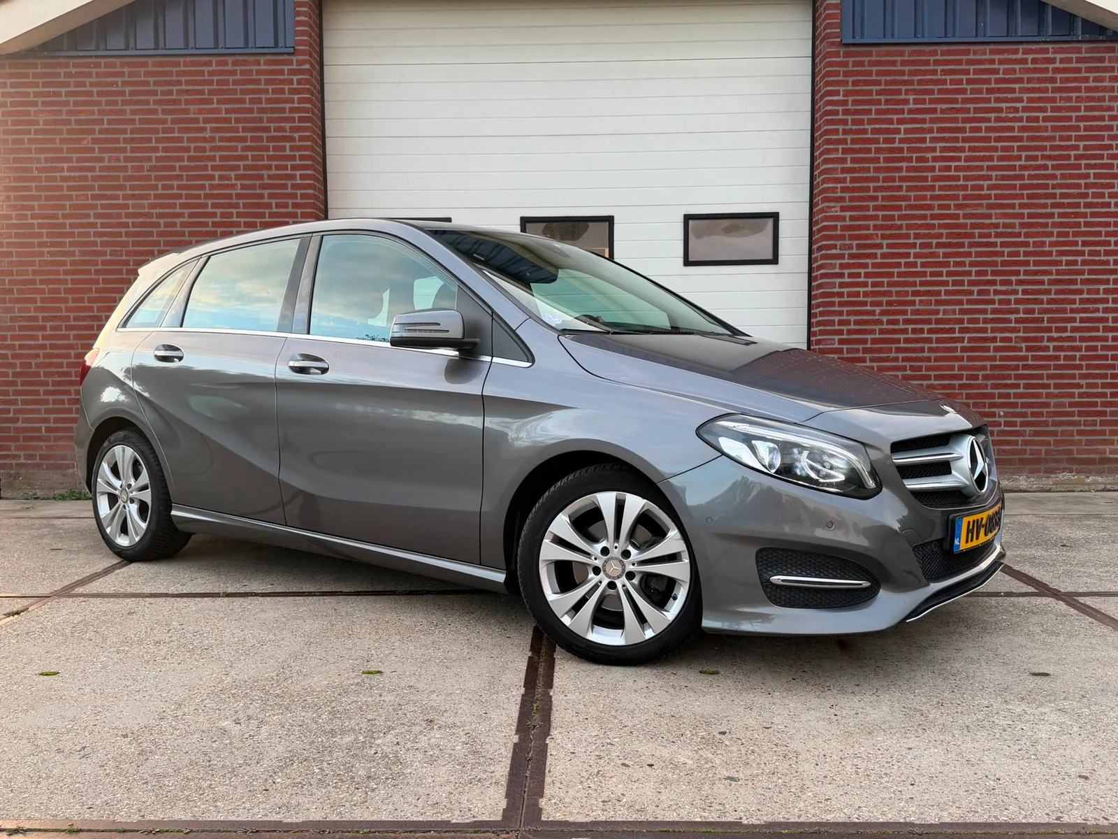 Mercedes-Benz B-Klasse (2015) — foto 1