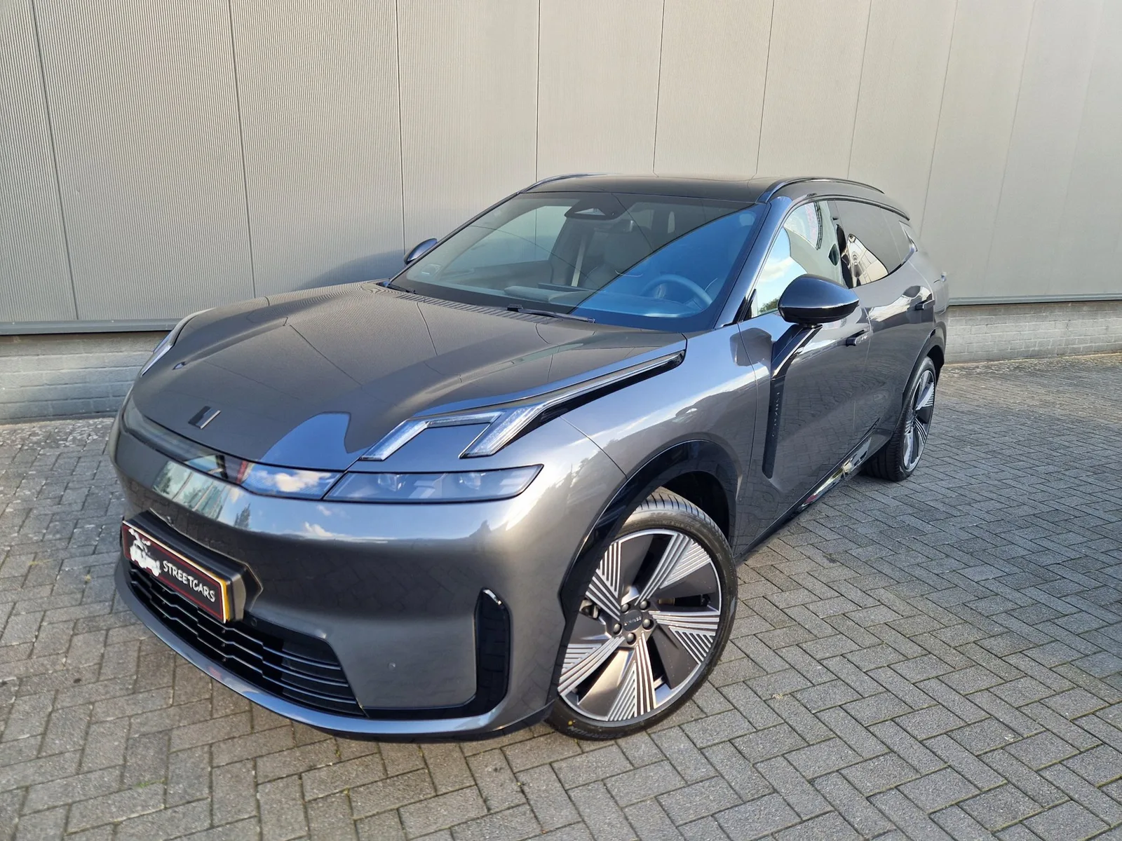 Lynk & Co 08 (2026) — foto 1