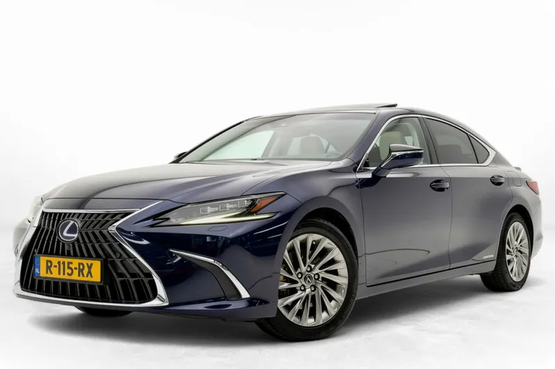 Lexus ES (2022)