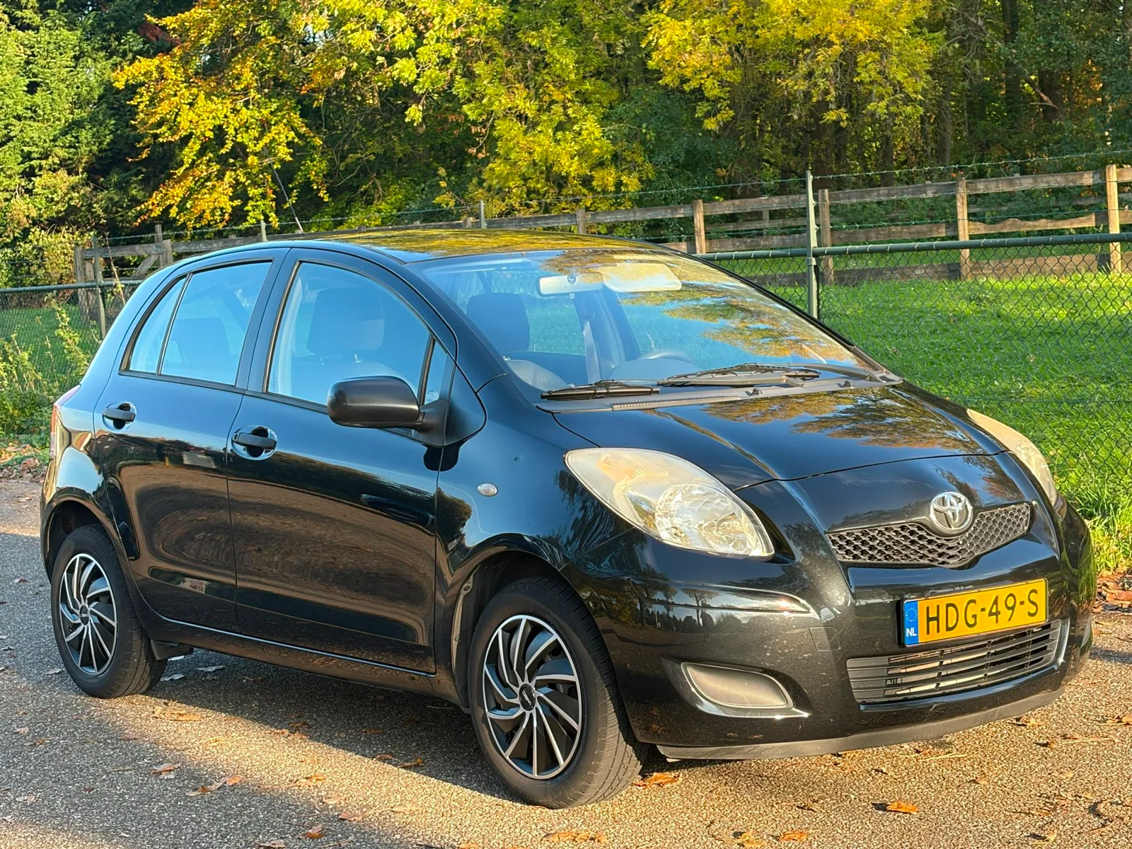 Toyota Yaris (2009) — foto 1