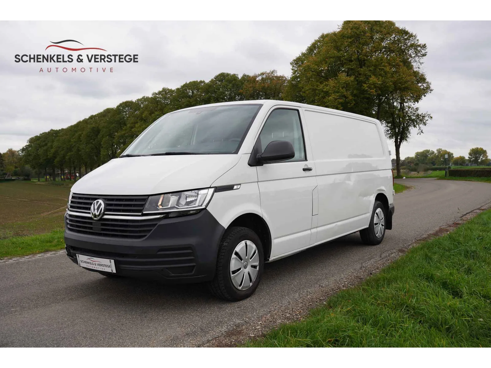 Volkswagen Transporter (2023) — foto 1