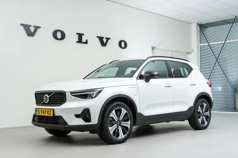 Volvo XC40 (2023)