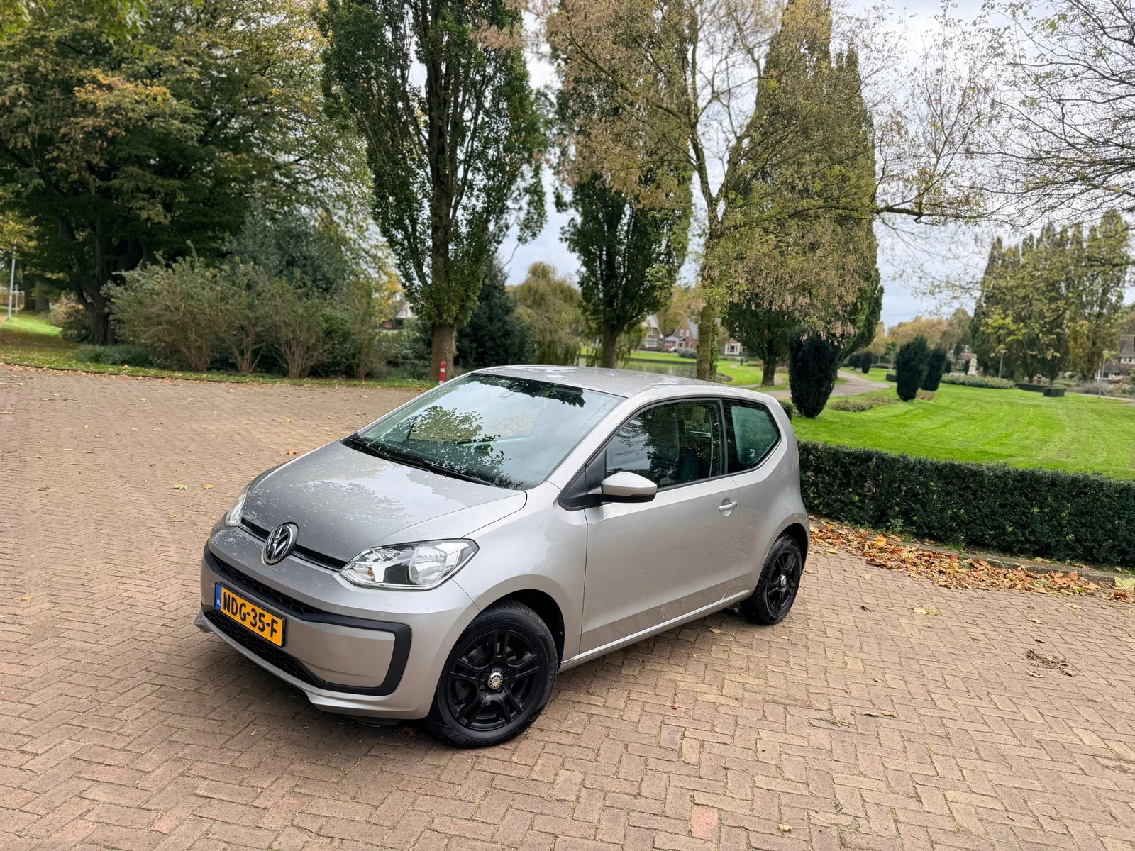 Volkswagen Up! (2016) — foto 1