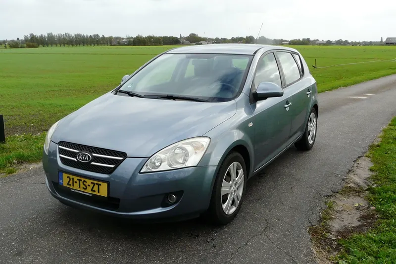 Kia Ceed (2007)