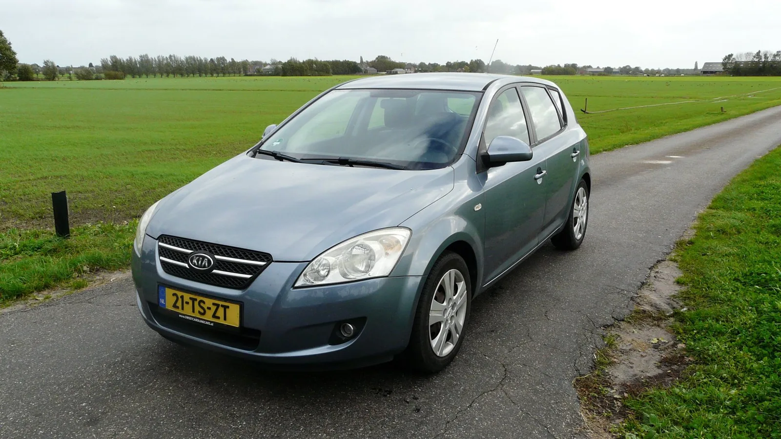 Kia Ceed (2007) — foto 1