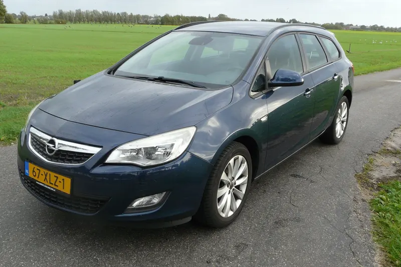 Opel Astra (2012)