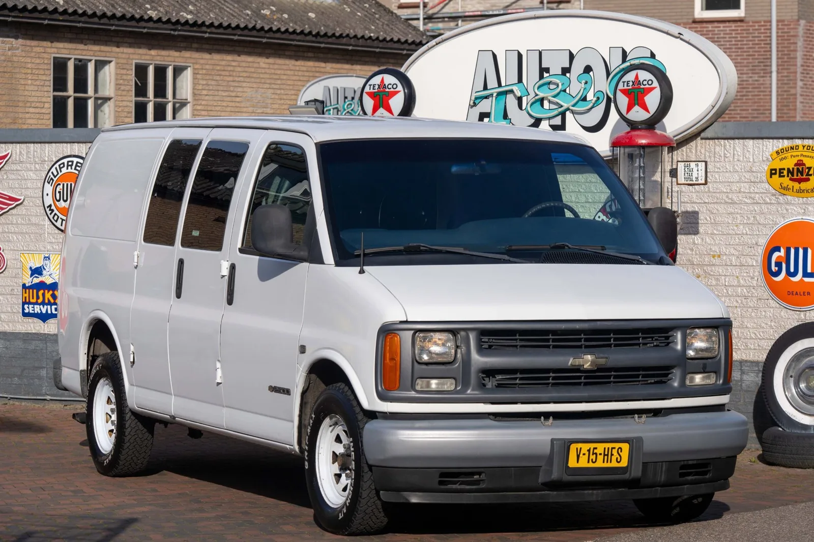 Chevrolet 2500 EXPRESS (1999) — foto 1
