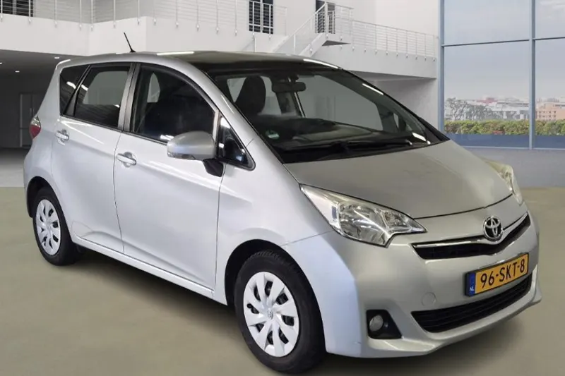 Toyota Verso (2011)