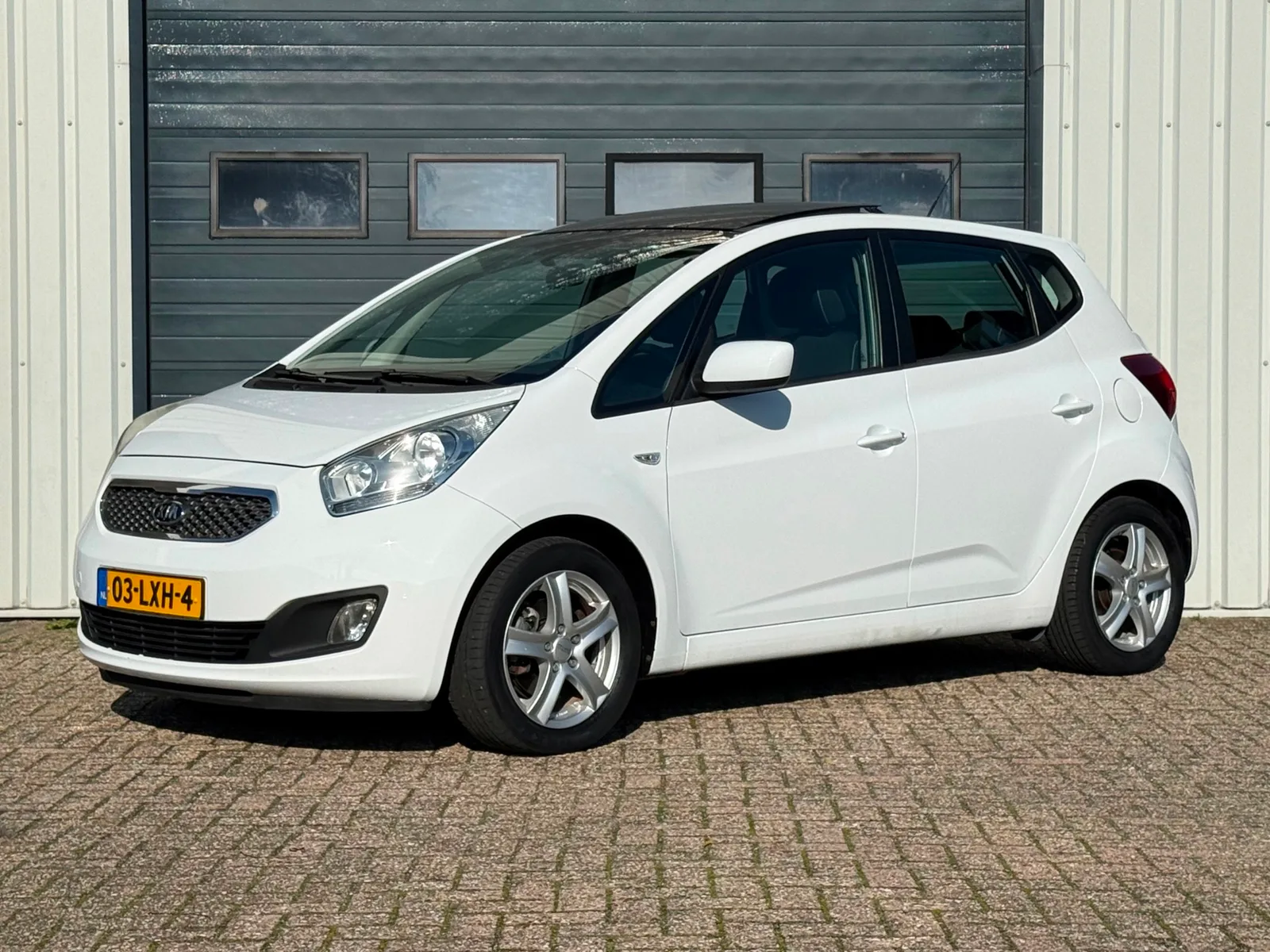 Kia Venga (2010) — foto 1