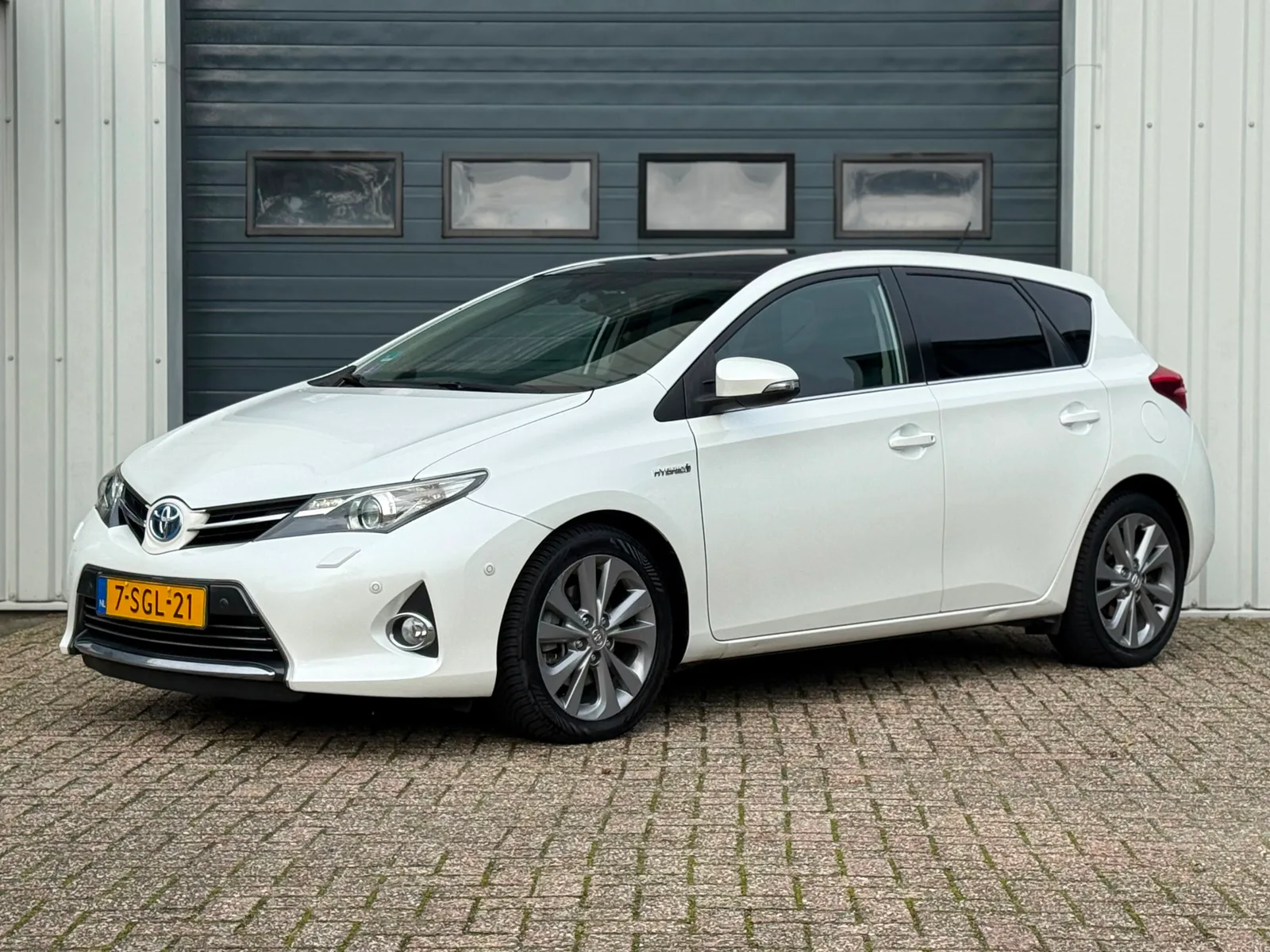 Toyota Auris (2013) — foto 1