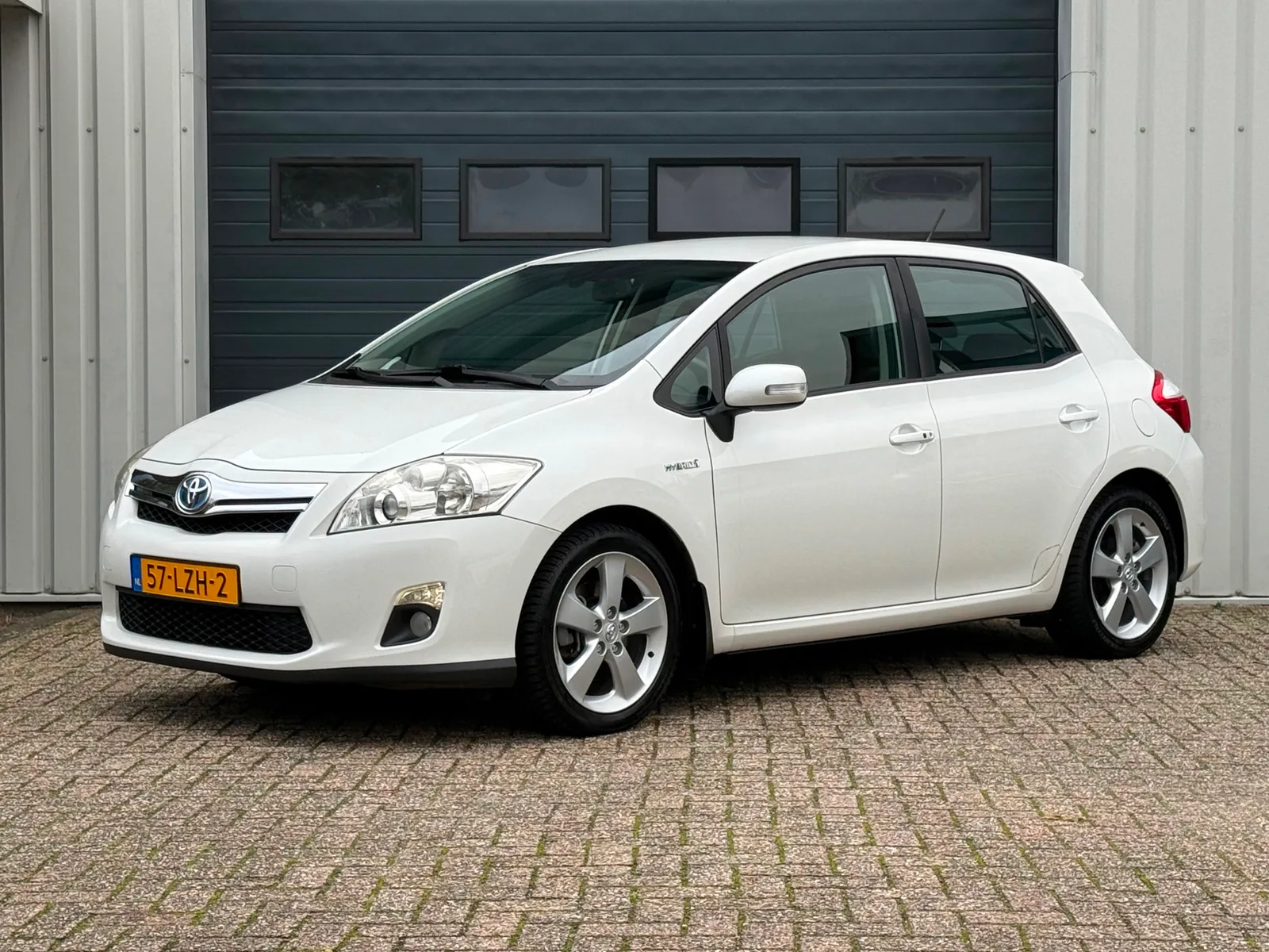 Toyota Auris (2010) — foto 1