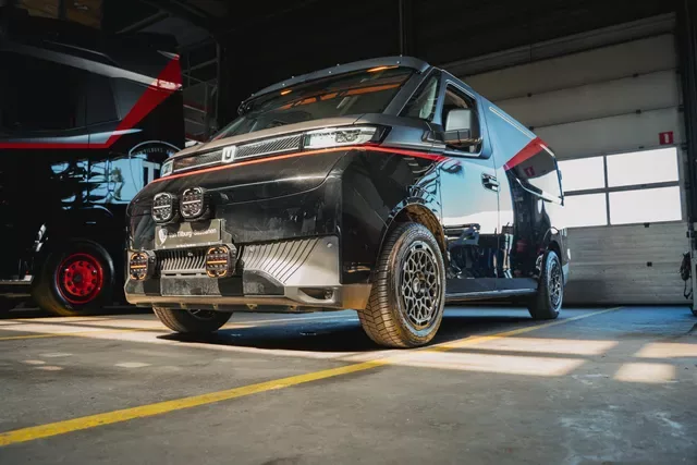 Farizon SV (2026) — foto 1