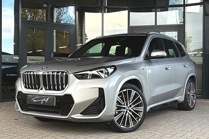 BMW iX1 (2023)