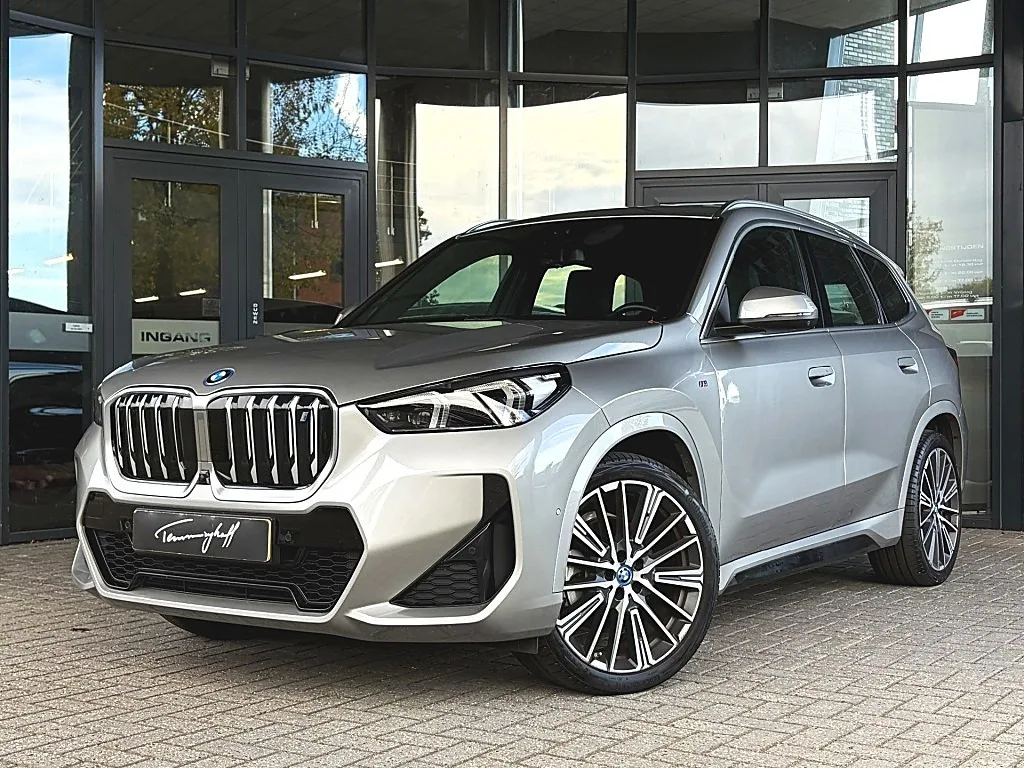 BMW iX1 (2023) — foto 1