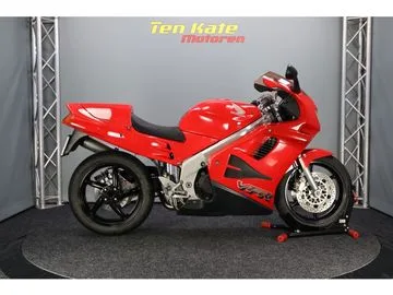 Honda VFR 750 F (1994) — foto 1