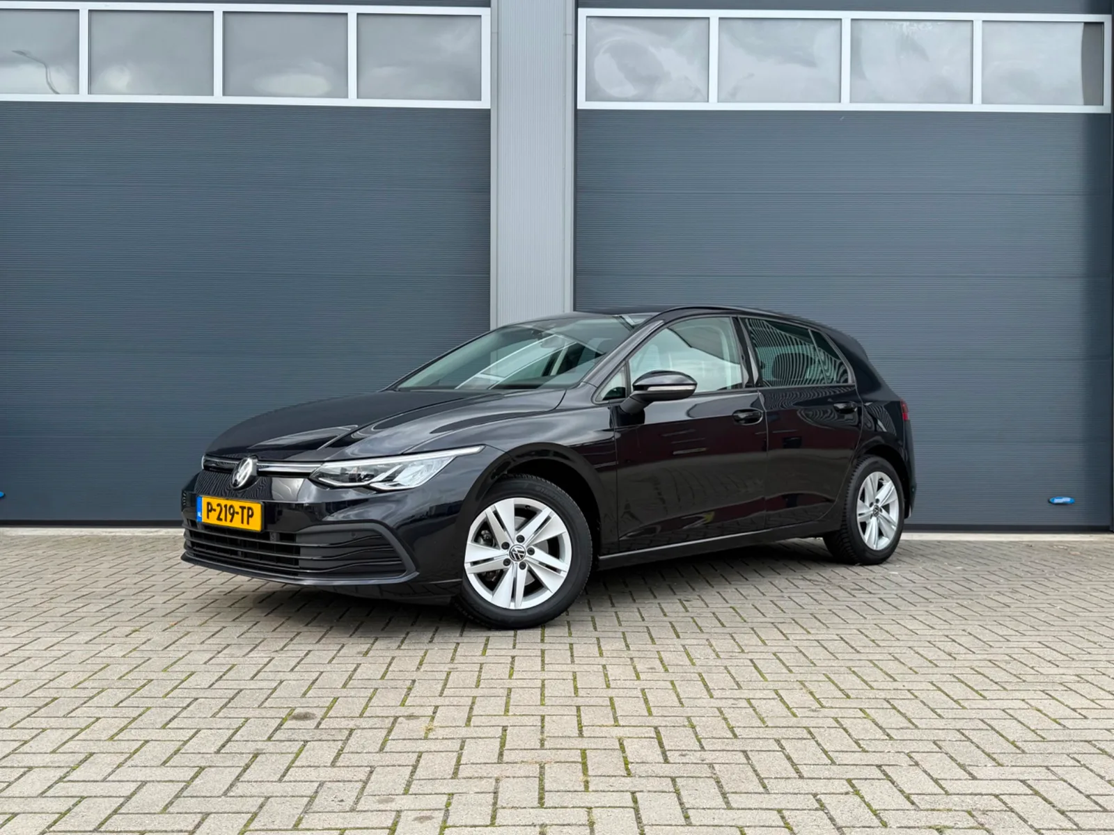Volkswagen Golf (2021) — foto 1